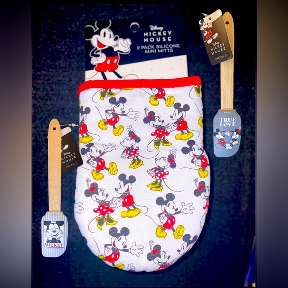 Disney Other - 2 Mickey & Minnie Mouse Kitchen Oven Silicone Mini Mitts/ 2 Mini Spatulas Disney